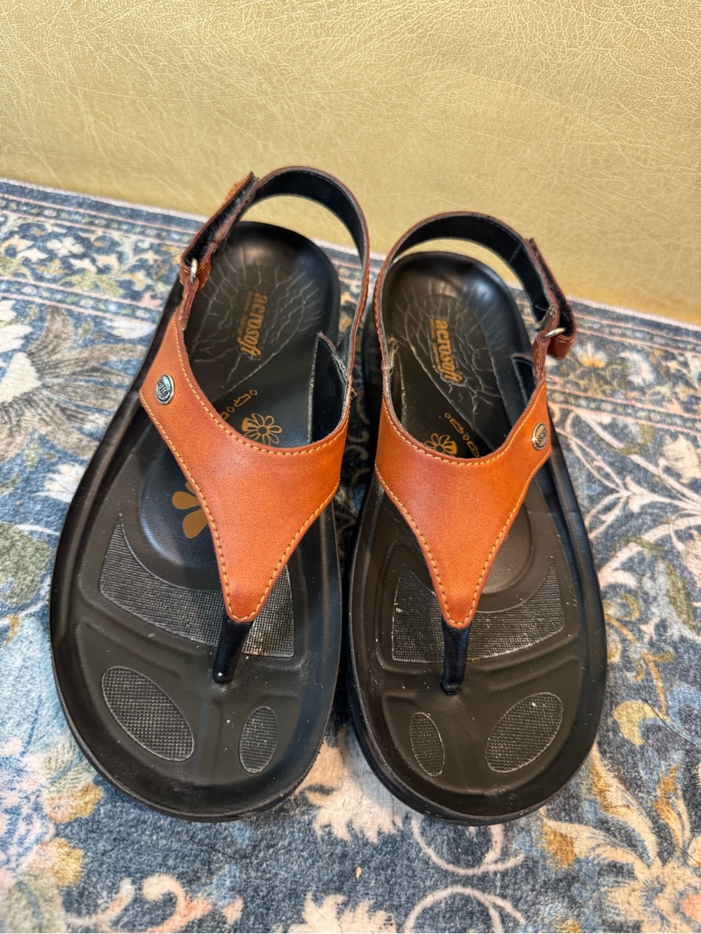 Aerosoft Tuck Brown Leather Thong Sandals with Back Strap